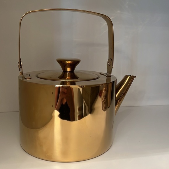 NWT GOLD METAL TEA POT 1.5 LITER - Picture 1 of 17